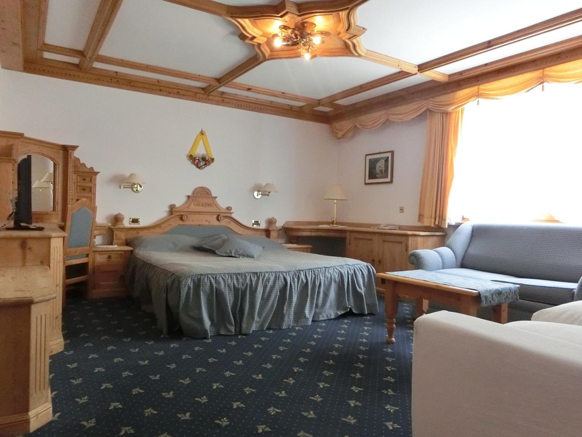 Garni Criss Aparthotel Colfosco Buitenkant foto