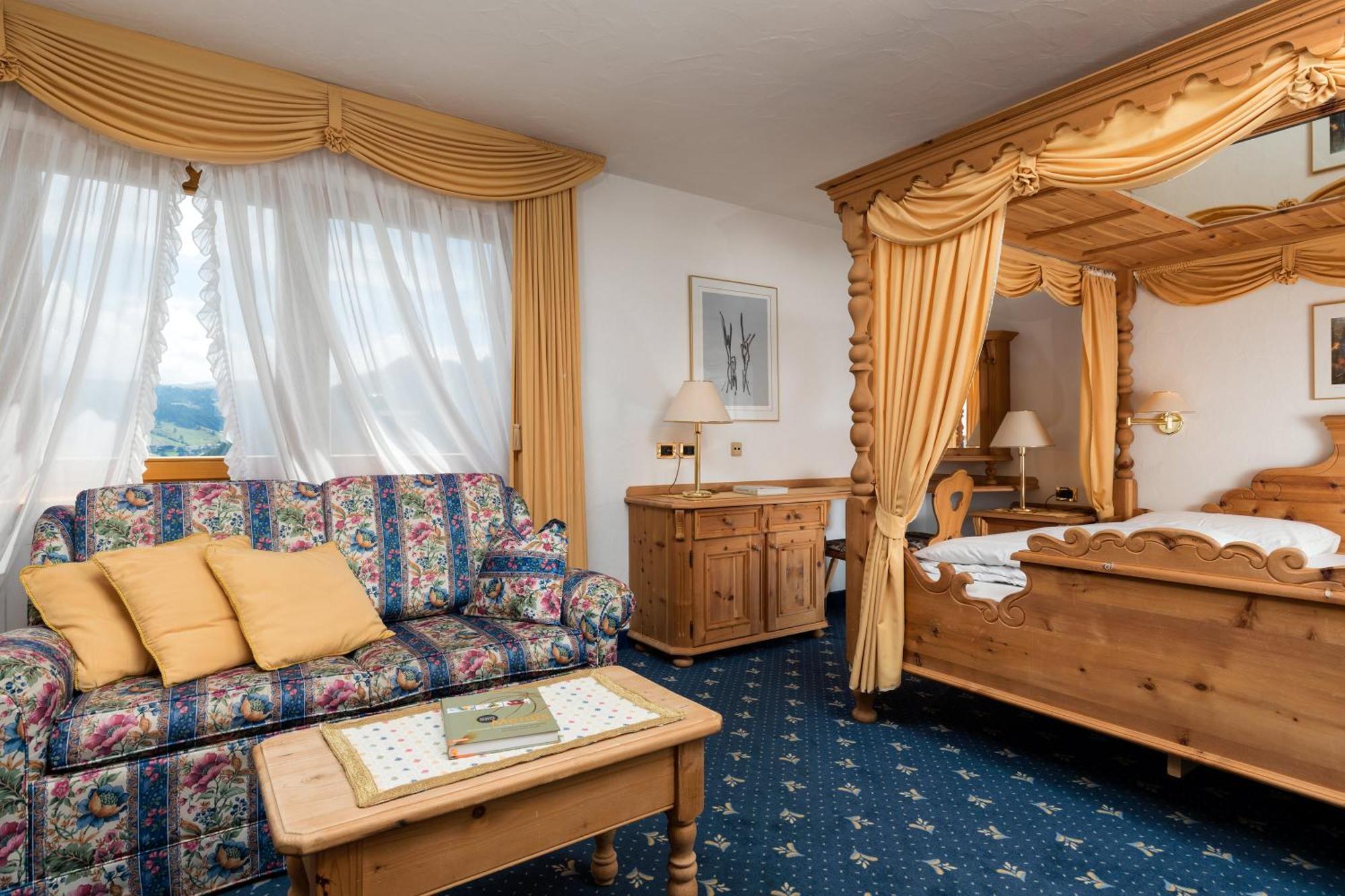 Garni Criss Aparthotel Colfosco Buitenkant foto
